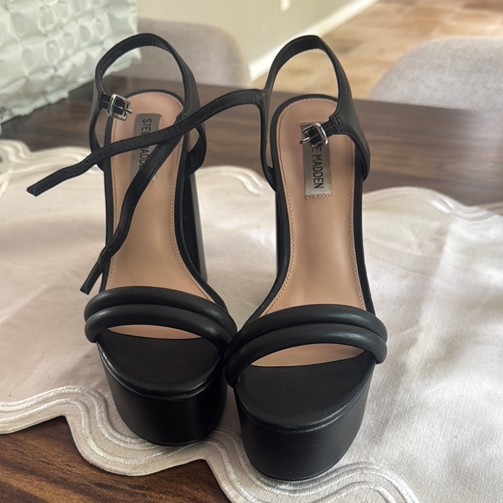 Steve Madden Black Chunky Platform Sandals